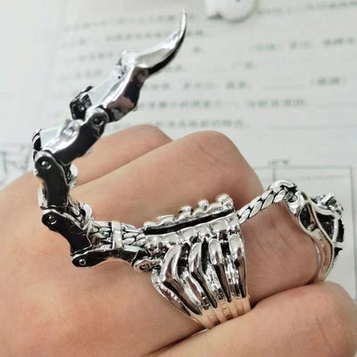 Movable scorpion tail ring