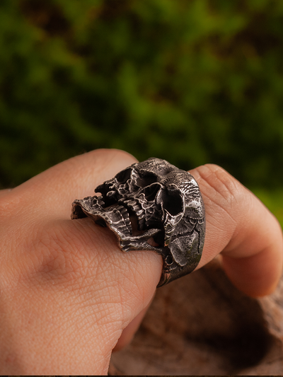 Dark style conjoined double skull ring