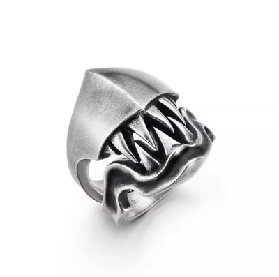 Monster mouth shape ring